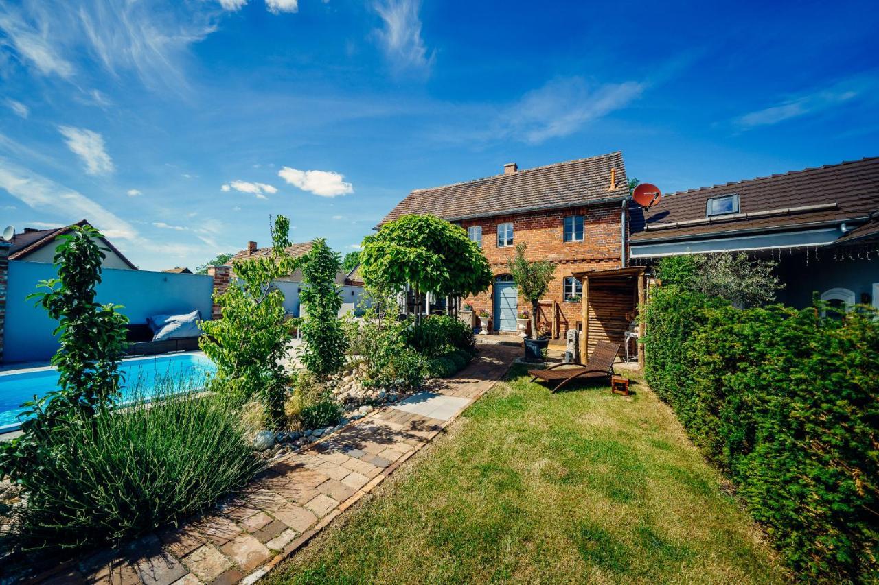 Alte Schmiede Mit Sauna, Pool Und Whirpool Im Aussenbereich Schoenstes Ferienhaus Der Lausitz Elsterheide Exterior foto