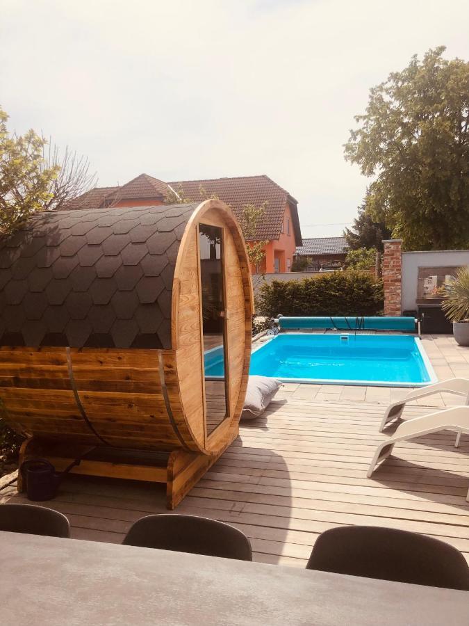 Alte Schmiede Mit Sauna, Pool Und Whirpool Im Aussenbereich Schoenstes Ferienhaus Der Lausitz Elsterheide Exterior foto